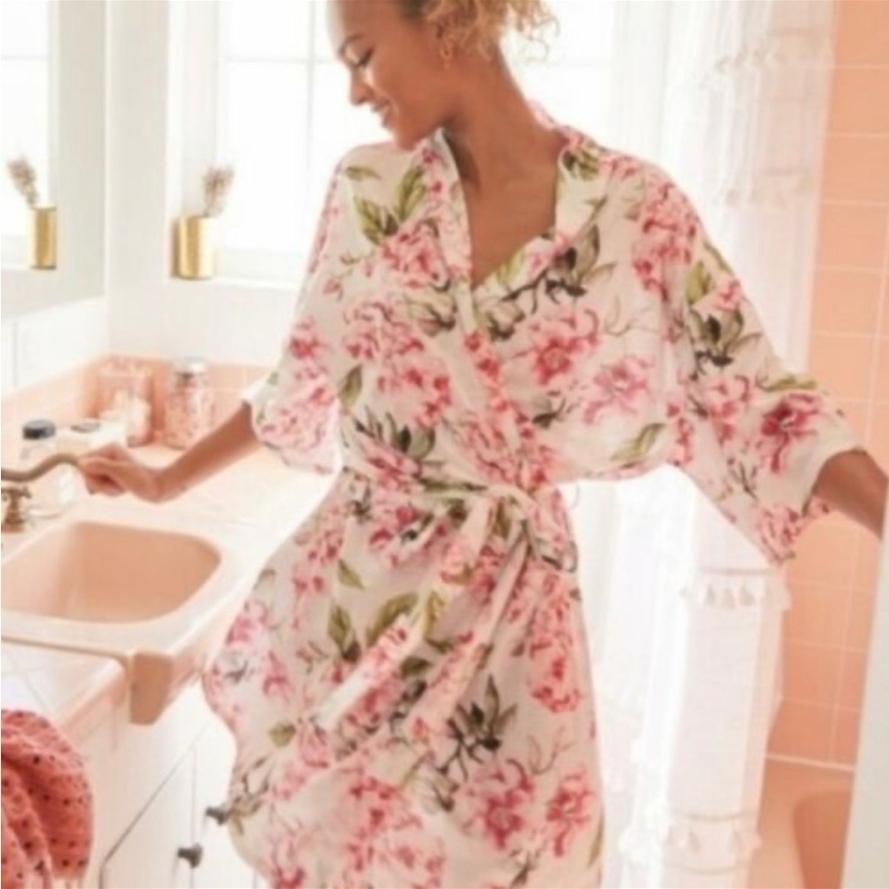 Show me your MuMu floral robe O/S